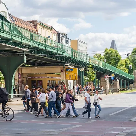 아파트 33 Efg Schoenhauser Allee Mit Balkon *