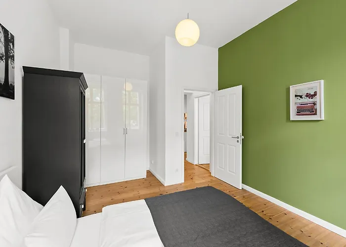 33 Efg Schoenhauser Allee Mit Balkon * Berlim