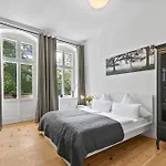 33 Efg Schoenhauser Allee Mit Balkon Lägenhet *