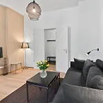 33 Efg Schoenhauser Allee Mit Balkon Lägenhet *