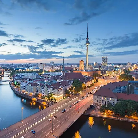33 Efg Schoenhauser Allee Mit Balkon Berlín